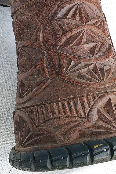 Djembe aus Guinea mit Kuhfell - Kalbfell, Rinderfell, Stierfell oberklasse Djembe Trommel