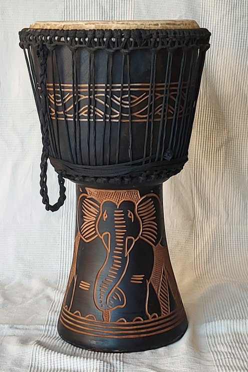Günstige Djembe kaufen - Große billige Djembe Trommel aus Ghana