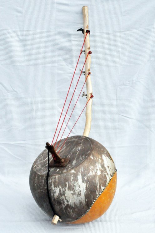 Bato bolon - Bolon stringed instrument