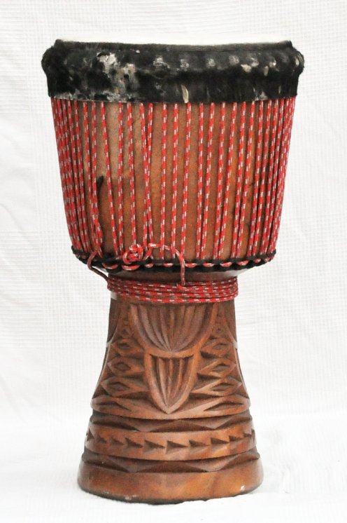 Mahagoni (Djala) Djembe aus Guinea - Hohe Qualität Djembe
