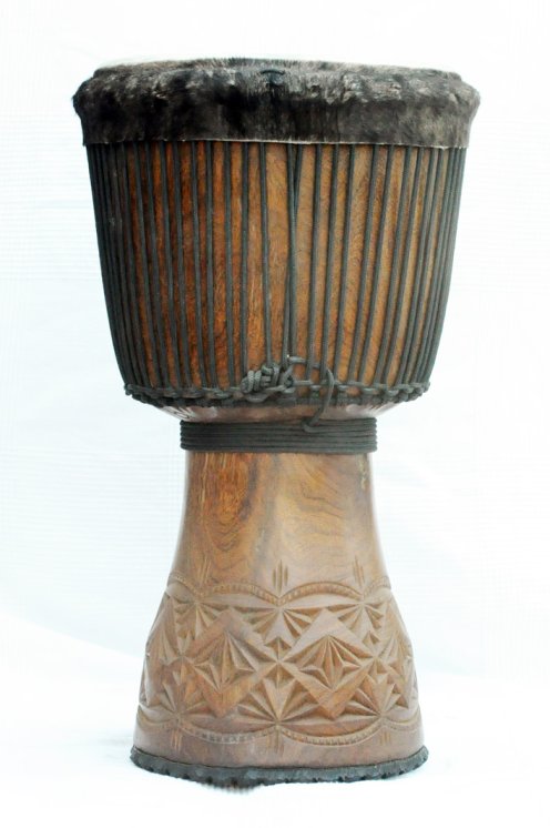 Große Djembe aus Guinea - Oberklasse Djembe Trommel
