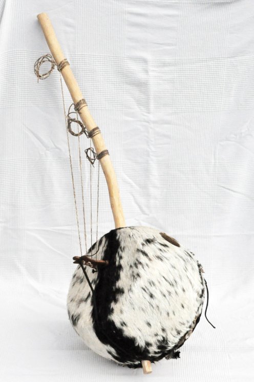 Bato bolon - Bolon stringed instrument