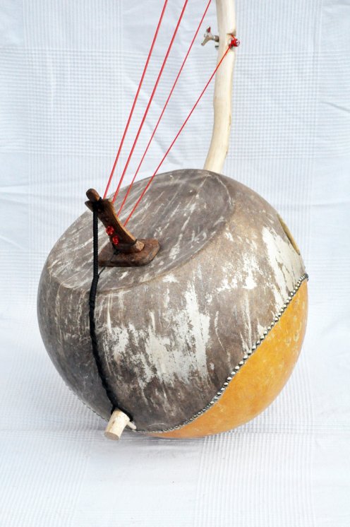 Bato bolon - Bolon stringed instrument