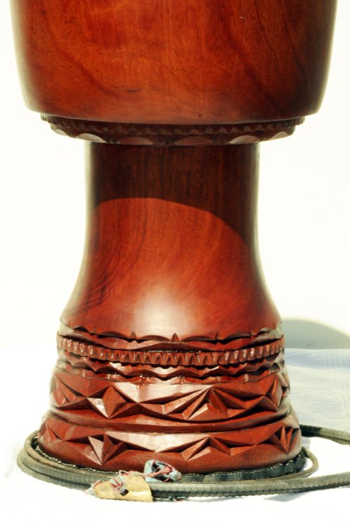 Mahagoni (Djala) Djembe Korpus aus Guinea - Oberklasse Djembe