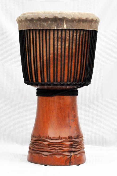 Mahagoni (Djala) Djembe aus Guinea - Hohe Qualität Djembe