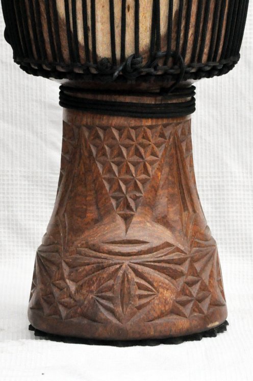 Djembe aus Guinea mit Kuhfell - Kalbfell, Rinderfell, Stierfell oberklasse Djembe Trommel