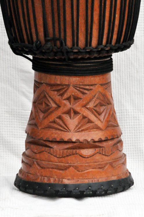 Djembe aus Guinea mit Kuhfell - Kalbfell, Rinderfell, Stierfell oberklasse Djembe Trommel