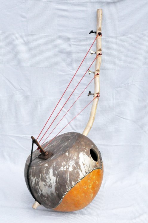 Bato bolon - Bolon stringed instrument
