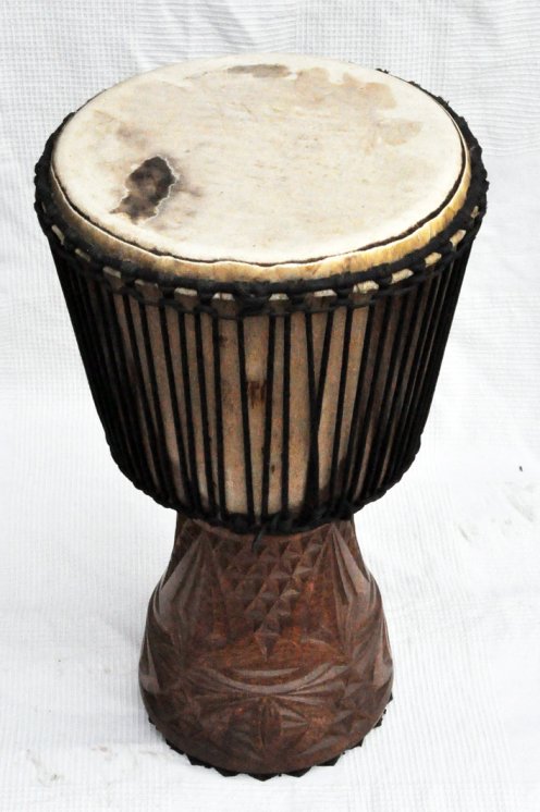Djembe aus Guinea mit Kuhfell - Kalbfell, Rinderfell, Stierfell oberklasse Djembe Trommel