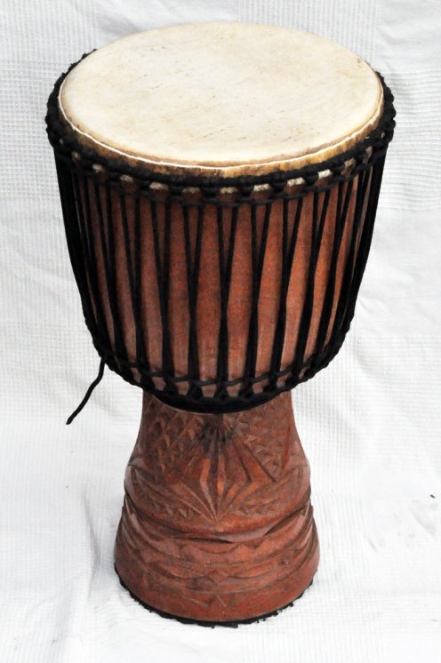 Djembe aus Guinea mit Kuhfell - Kalbfell, Rinderfell, Stierfell oberklasse Djembe Trommel