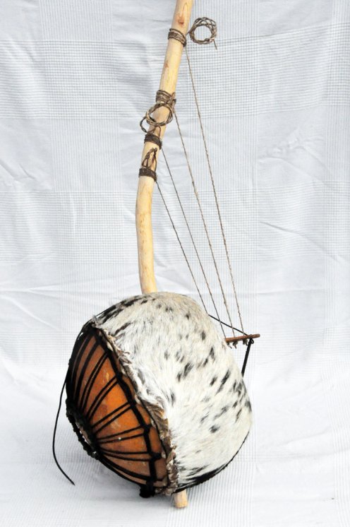Bato bolon - Bolon stringed instrument