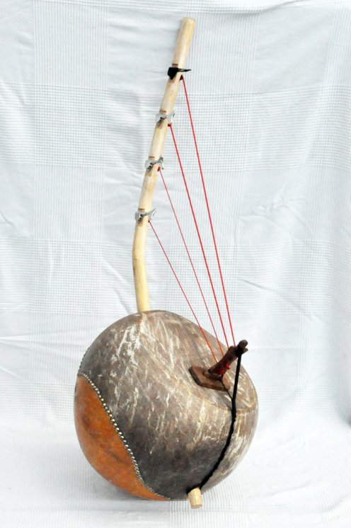 Bato bolon - Bolon stringed instrument