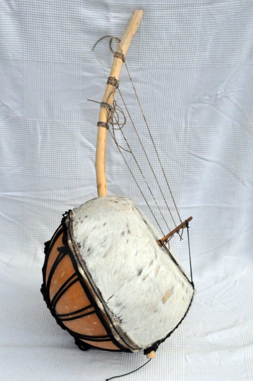 Bato bolon - Bolon stringed instrument