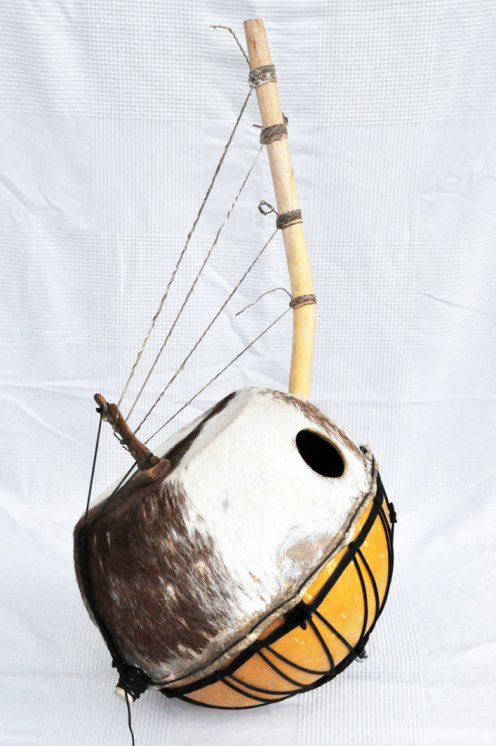 Bato bolon - Bolon stringed instrument