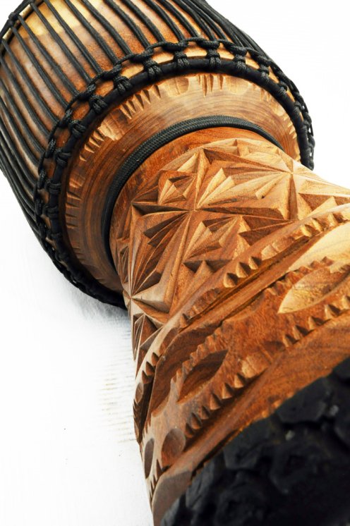 Djembe aus Guinea mit Kuhfell - Kalbfell, Rinderfell, Stierfell oberklasse Djembe Trommel
