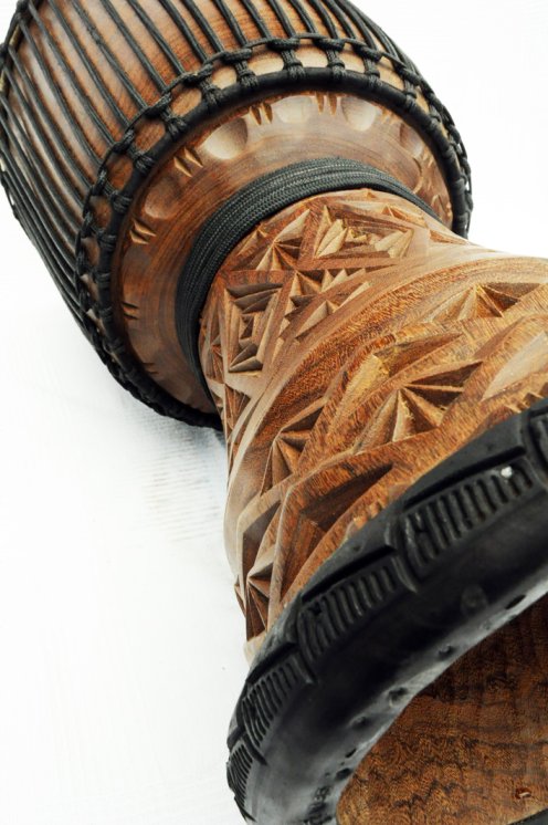 Djembe aus Guinea mit Kuhfell - Kalbfell, Rinderfell, Stierfell oberklasse Djembe Trommel
