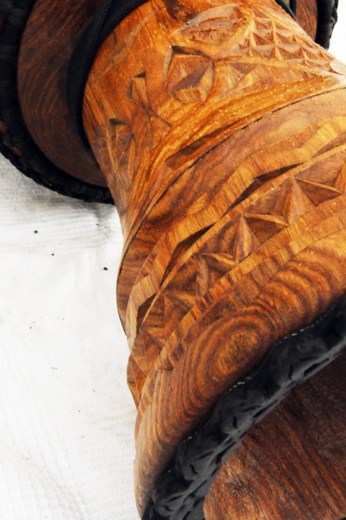 Djembe aus Guinea mit Kuhfell - Kalbfell, Rinderfell, Stierfell oberklasse Djembe Trommel