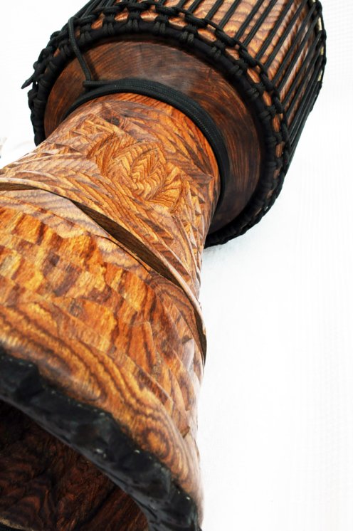 Djembe aus Guinea mit Kuhfell - Kalbfell, Rinderfell, Stierfell oberklasse Djembe Trommel