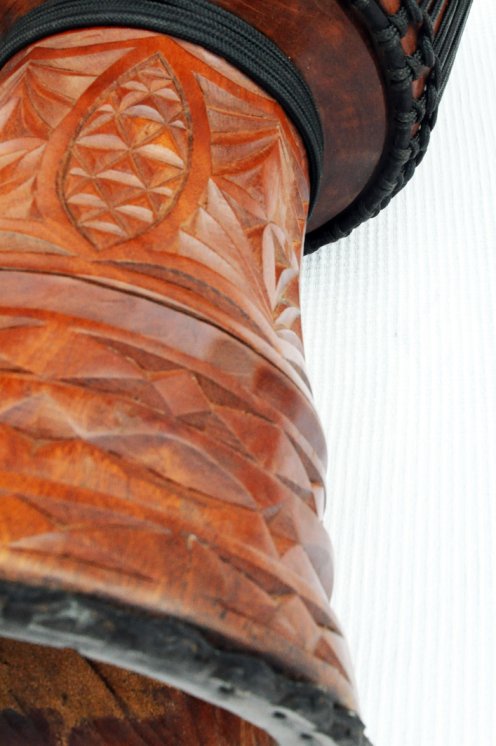 Djembe aus Guinea mit Kuhfell - Kalbfell, Rinderfell, Stierfell oberklasse Djembe Trommel