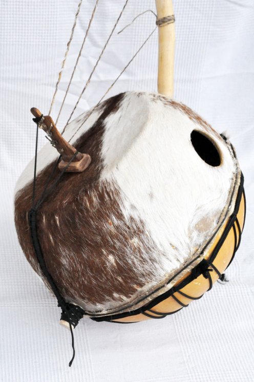 Bato bolon - Bolon stringed instrument