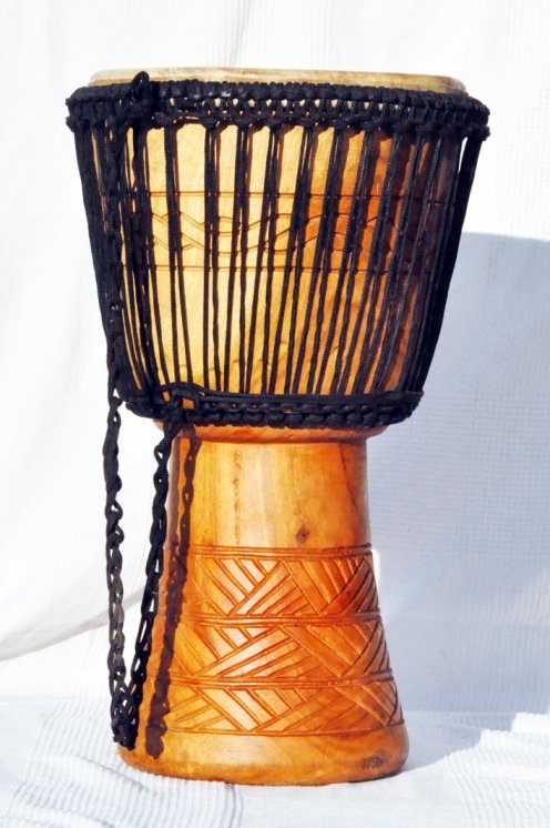 Günstige Djembe kaufen - Große billige Djembe Trommel aus Ghana