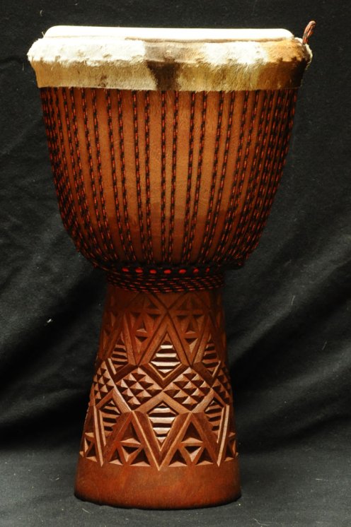 Grand djembé Guinée Top en diala : djembe guinéen en djala (acajou)