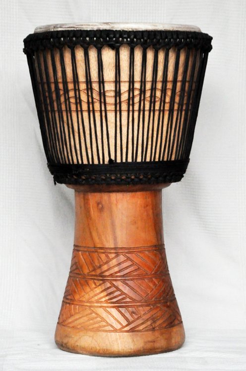 Günstige Djembe kaufen - Große billige Djembe Trommel aus Ghana