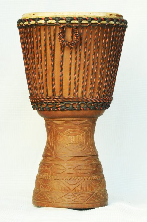 Profi Djembe mit Kuhfell kaufen - Große Iroko Djembe Trommel aus Mali