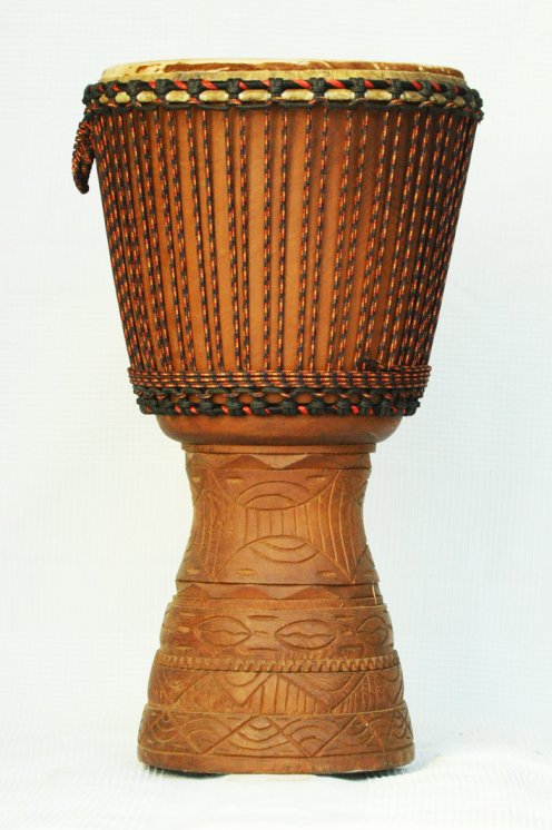 Profi Djembe mit Kuhfell kaufen - Große Iroko Djembe Trommel aus Mali