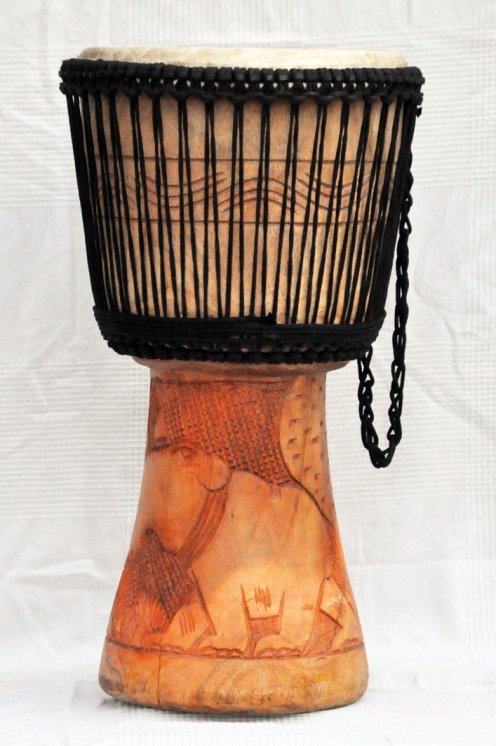 Günstige Djembe kaufen - Große billige Djembe Trommel aus Ghana