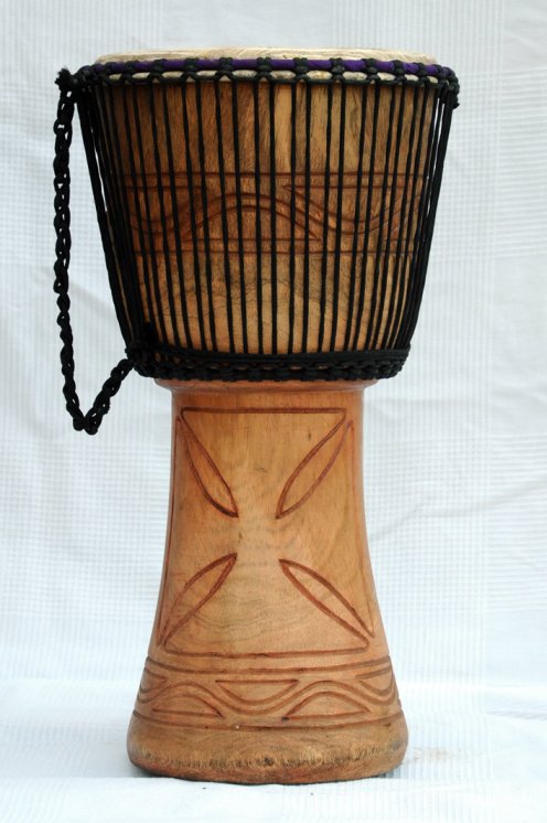 Günstige Djembe kaufen - Große billige Djembe Trommel aus Ghana
