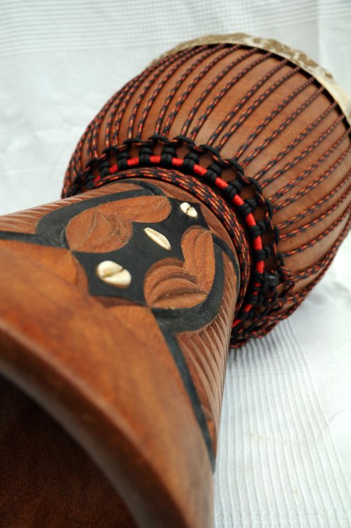 Profi Djembe kaufen - Große Lenke Djembe Trommel aus Guinea