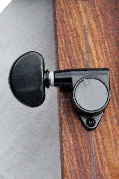Links Mechanik für Ngoni - Kamale Ngoni