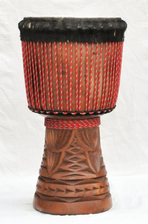 Mahagoni (Djala) Djembe aus Guinea - Hohe Qualität Djembe