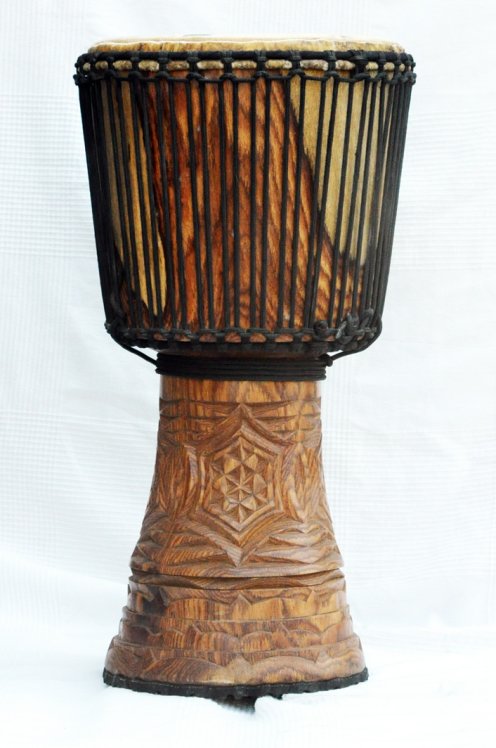 Djembe aus Guinea mit Kuhfell - Kalbfell, Rinderfell, Stierfell oberklasse Djembe Trommel