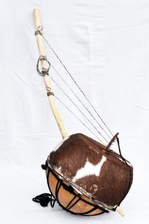 Bato bolon - Bolon stringed instrument
