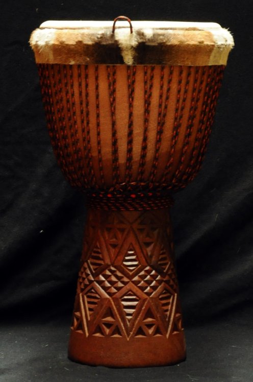 Grand djembé Guinée Top en diala : djembe guinéen en djala (acajou)