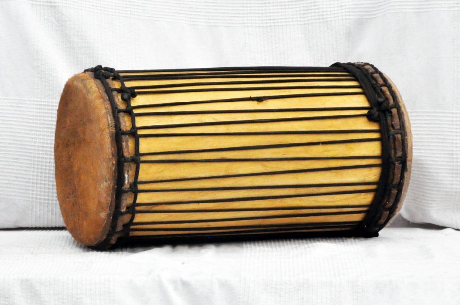 Melina traditionnelle Aufbau Kenkeni Dundun - Dundun Basstrommel aus Guinea