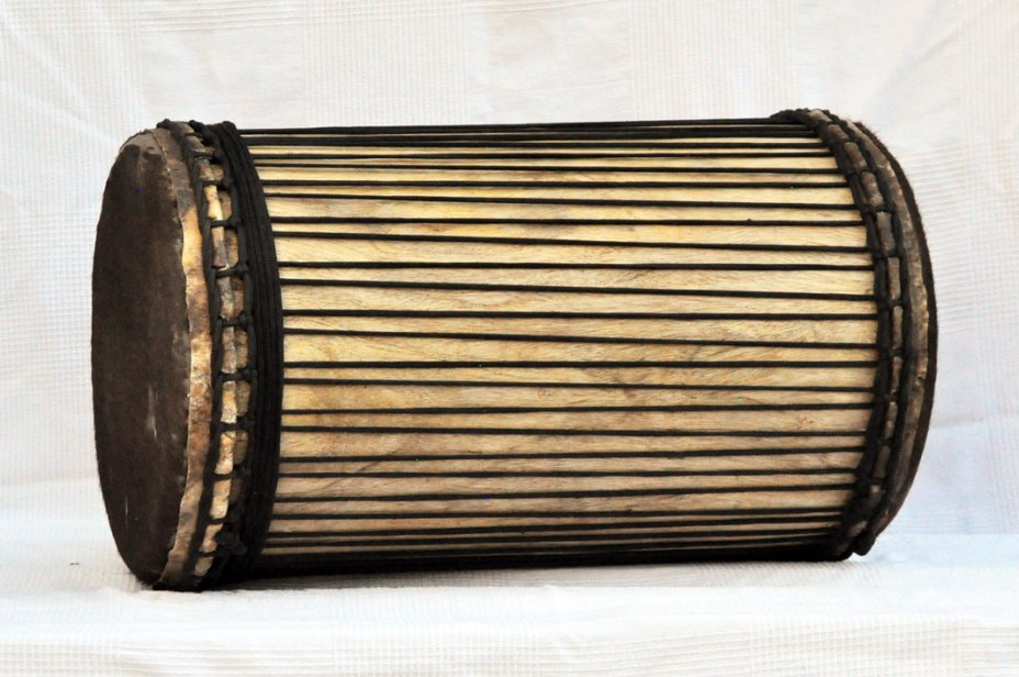 Melina traditionnelle Aufbau Dundunba Dundun - Dundun Basstrommel aus Guinea