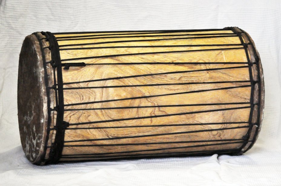 Melina traditionnelle Aufbau Dundunba Dundun - Dundun Basstrommel aus Guinea
