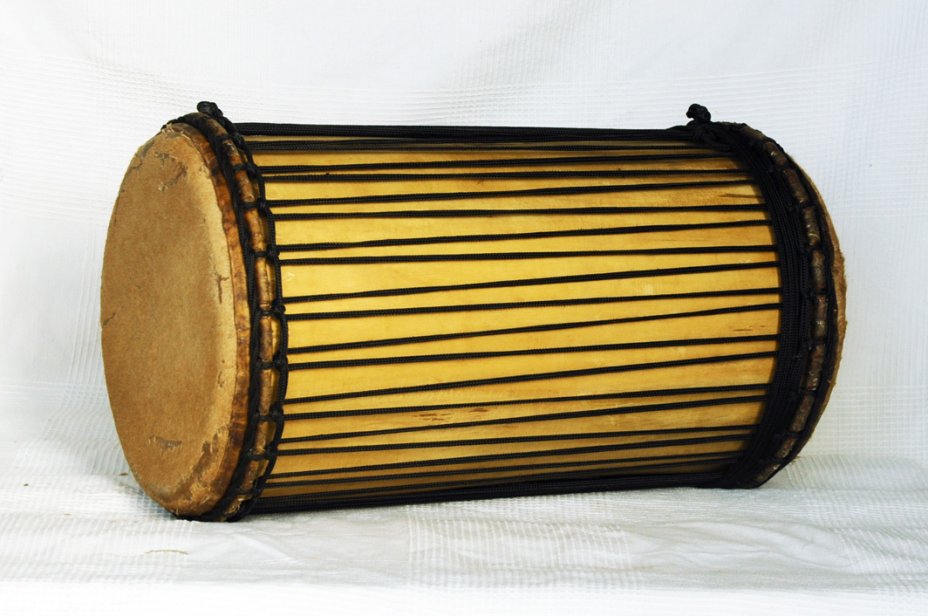 Melina Traditionnelle Aufbau Sangban Dundun - Dundun Basstrommel aus Guinea