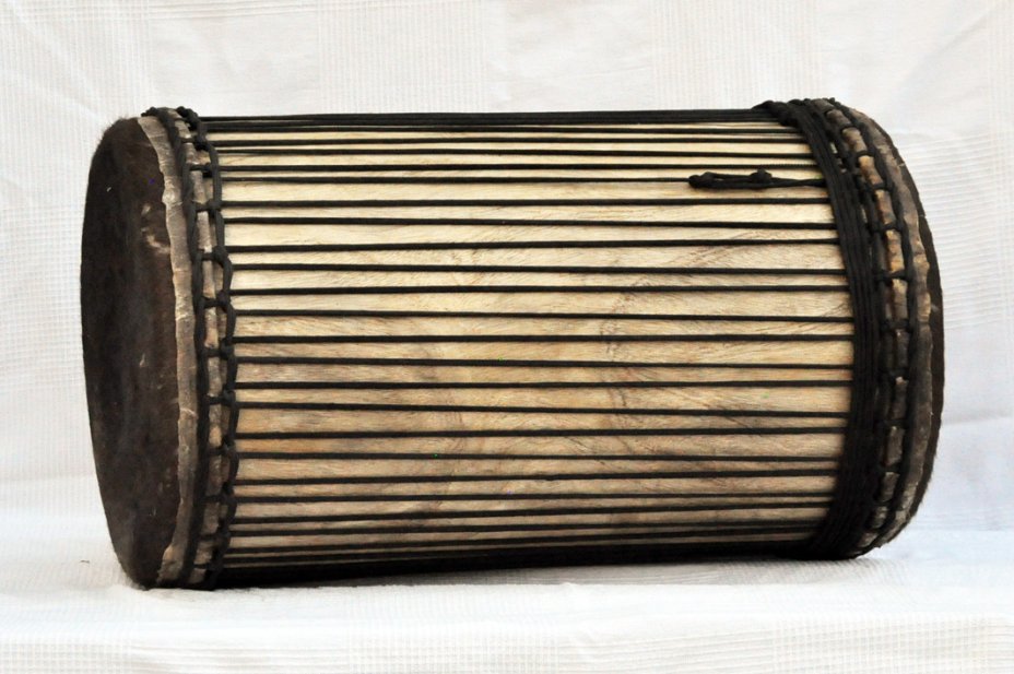 Melina traditionnelle Aufbau Dundunba Dundun - Dundun Basstrommel aus Guinea