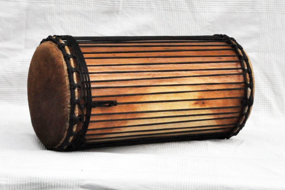 Lenke 4 Eisen Kenkeni Dundun - Dundun Basstrommel aus Guinea