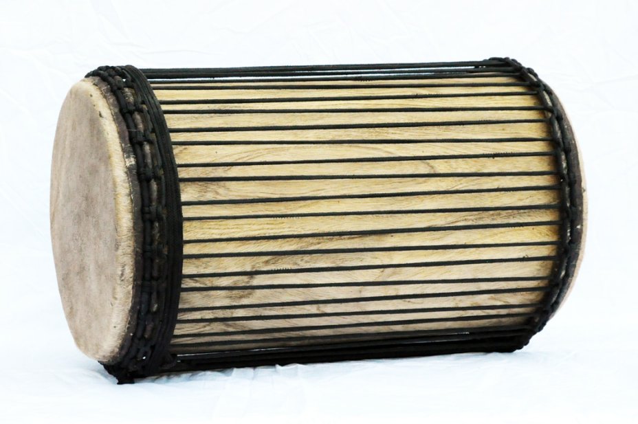 Melina Sangban aus Guinea (4 Spannreifen Aufbau)