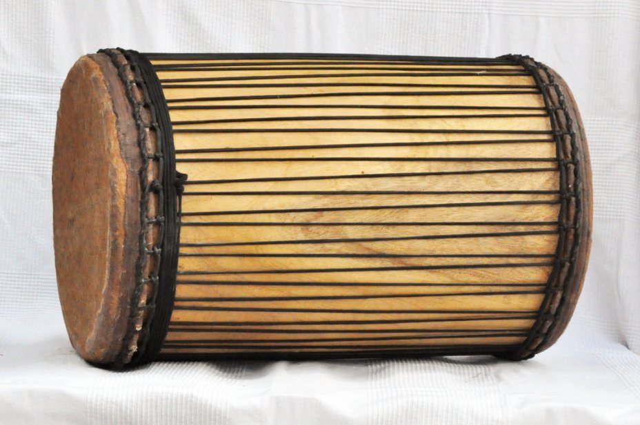 Melina traditionnelle Aufbau Dundunba Dundun - Dundun Basstrommel aus Guinea