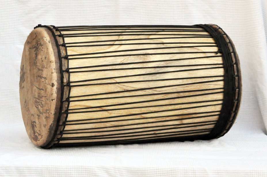 Melina traditionnelle Aufbau Dundunba Dundun - Dundun Basstrommel aus Guinea