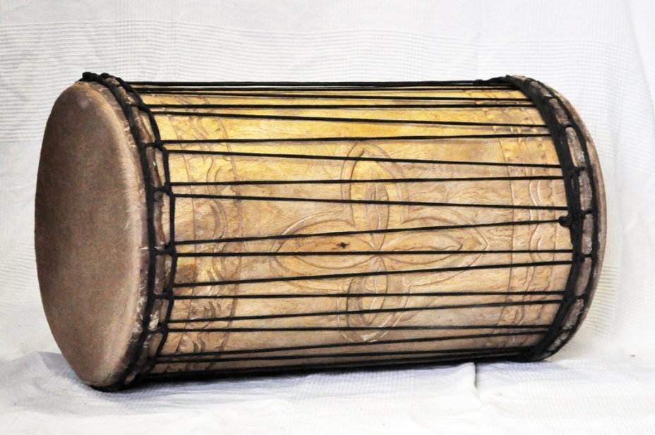 Melina traditionnelle Aufbau Dundunba Dundun - Dundun Basstrommel aus Guinea