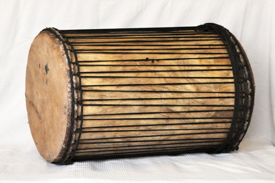 Melina traditionnelle Aufbau Dundunba Dundun - Dundun Basstrommel aus Guinea