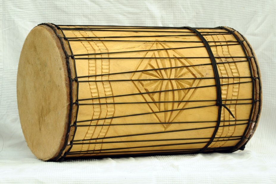 Melina traditionnelle Aufbau Dundunba Dundun - Dundun Basstrommel aus Guinea