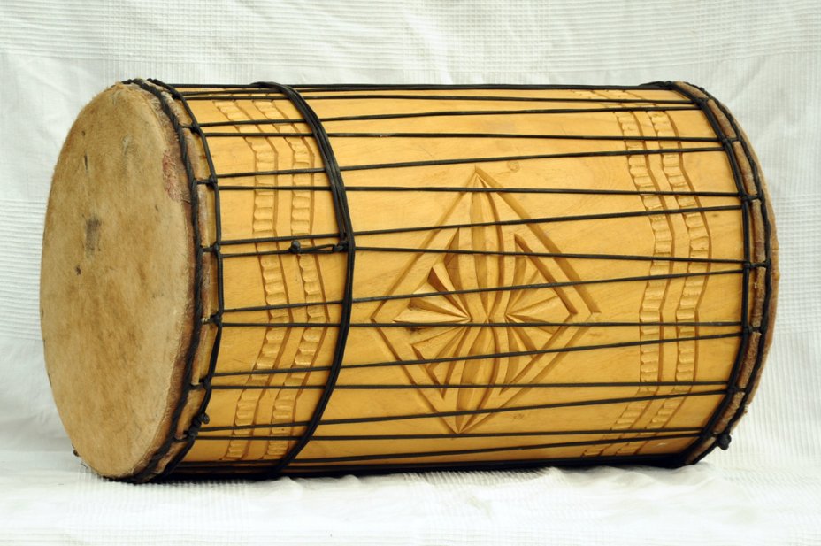 Melina traditionnelle Aufbau Dundunba Dundun - Dundun Basstrommel aus Guinea